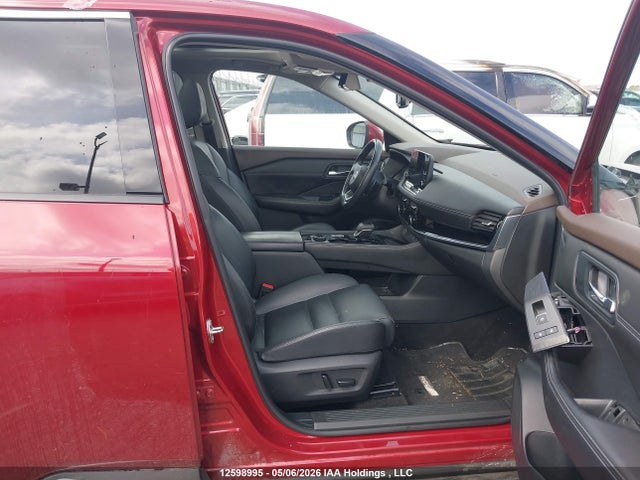 JN8BT3CB0NW332415 Nissan Rogue Sl