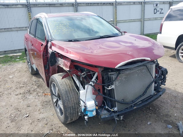 JN8BT3CB0NW332415 Nissan Rogue Sl
