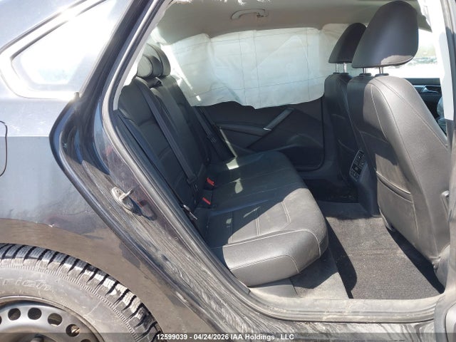 1VWBT7A3XHC020104 Volkswagen Passat