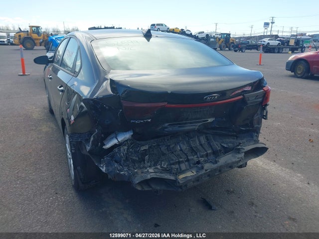 3KPF24AD8ME282866 KIA FORTE LX