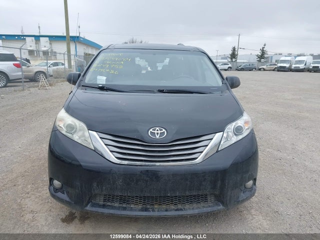 2011 Toyota Sienna Xle/limited მანქანა იყიდება აუქციონზე, vin: 5TDYK3DC8BS099752, აუქციონის ნომერი: 12599084