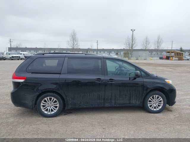 2011 Toyota Sienna Xle/limited მანქანა იყიდება აუქციონზე, vin: 5TDYK3DC8BS099752, აუქციონის ნომერი: 12599084