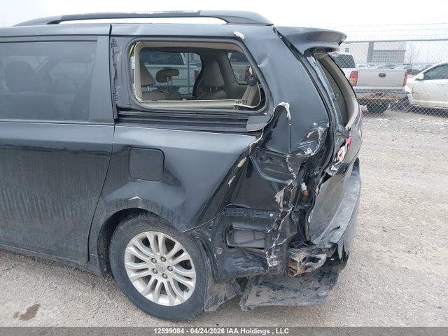 2011 Toyota Sienna Xle/limited მანქანა იყიდება აუქციონზე, vin: 5TDYK3DC8BS099752, აუქციონის ნომერი: 12599084