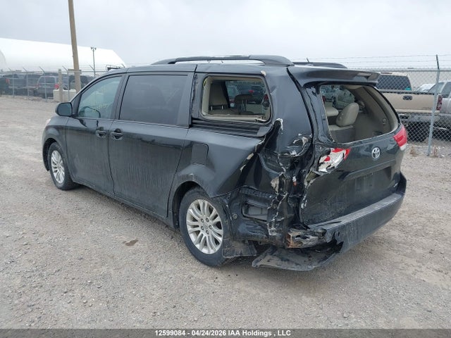 2011 Toyota Sienna Xle/limited მანქანა იყიდება აუქციონზე, vin: 5TDYK3DC8BS099752, აუქციონის ნომერი: 12599084