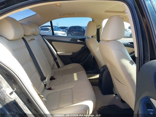 2013 Volkswagen Jetta 2.5l Highline მანქანა იყიდება აუქციონზე, vin: 3VWLX7AJ7DM356616, აუქციონის ნომერი: 12589423