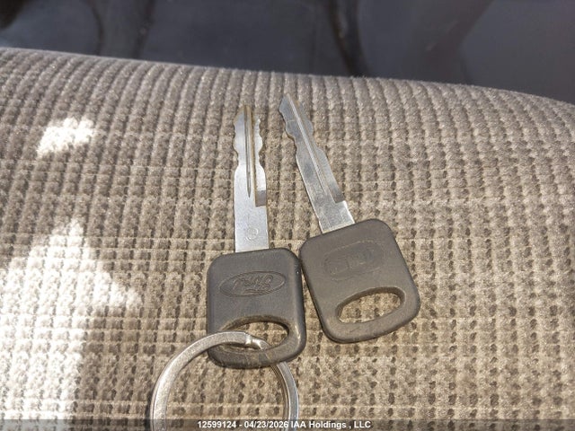 12599124 :رقم المزاد ، 1FBSS31S42HB10224 vin ، 2002 Ford E-350 Super Duty Xl/xlt مزاد بيع