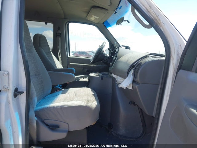 12599124 :رقم المزاد ، 1FBSS31S42HB10224 vin ، 2002 Ford E-350 Super Duty Xl/xlt مزاد بيع