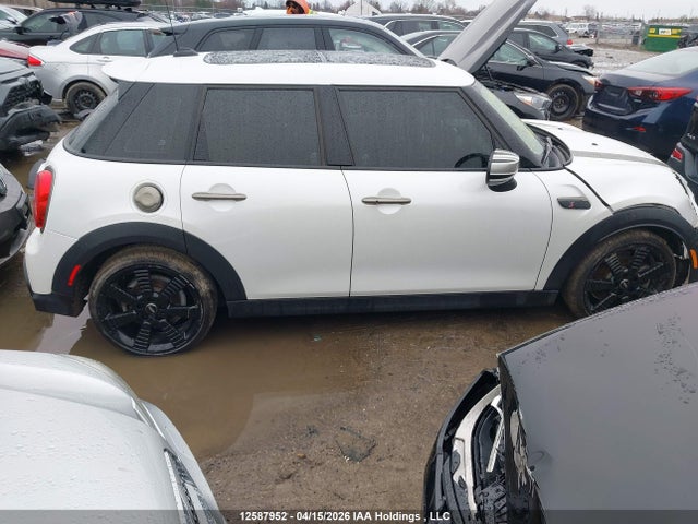 Mini 5 Door Cooper S 2023 WMW53DK0XP2T94300 Image 13