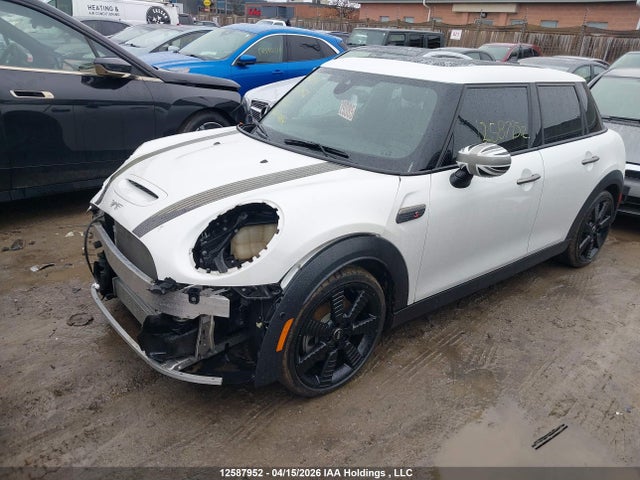 Mini 5 Door Cooper S 2023 WMW53DK0XP2T94300 Image 2