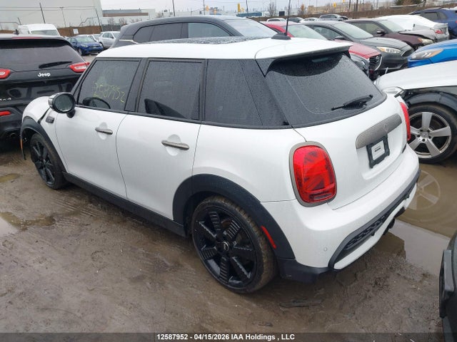 Mini 5 Door Cooper S 2023 WMW53DK0XP2T94300 Image 3