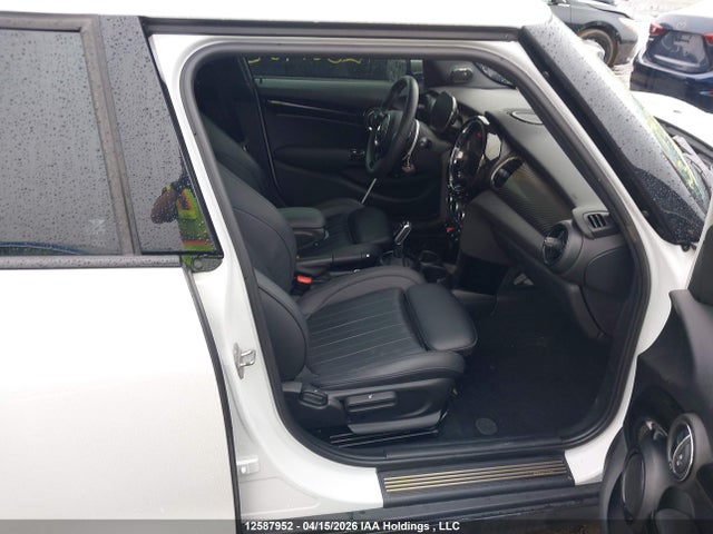 Mini 5 Door Cooper S 2023 WMW53DK0XP2T94300 Image 5