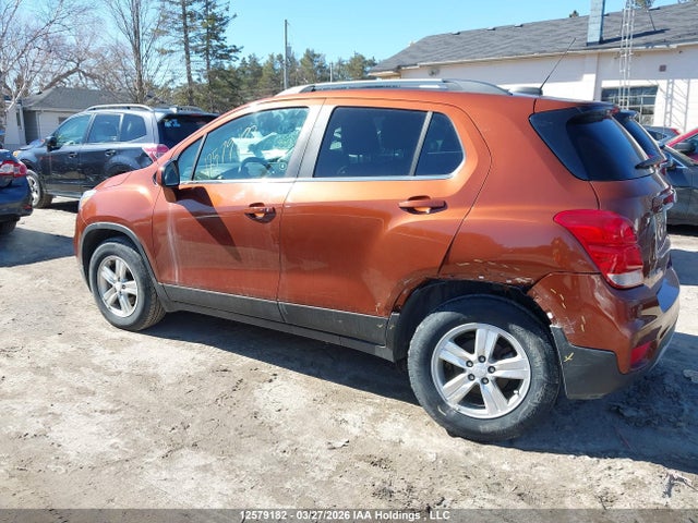 3GNCJPSBXKL235858 Chevrolet Trax Lt