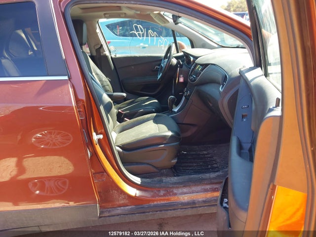 3GNCJPSBXKL235858 Chevrolet Trax Lt