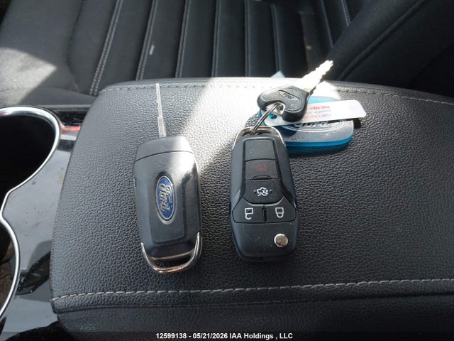 12599138 :رقم المزاد ، 1FA6P0H71F5126697 vin ، 2015 Ford Fusion Se مزاد بيع