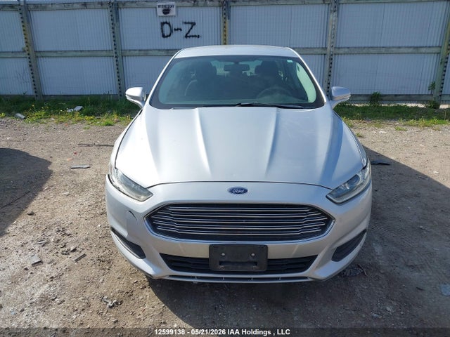 12599138 :رقم المزاد ، 1FA6P0H71F5126697 vin ، 2015 Ford Fusion Se مزاد بيع