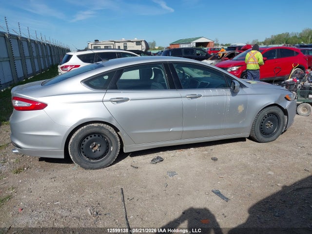 12599138 :رقم المزاد ، 1FA6P0H71F5126697 vin ، 2015 Ford Fusion Se مزاد بيع