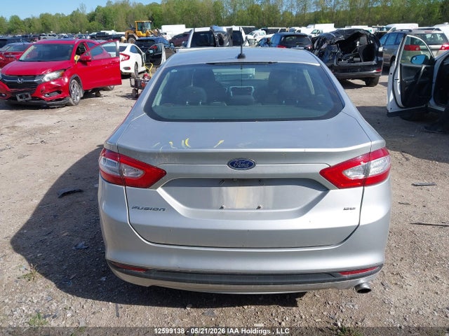 12599138 :رقم المزاد ، 1FA6P0H71F5126697 vin ، 2015 Ford Fusion Se مزاد بيع