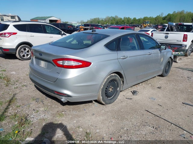 12599138 :رقم المزاد ، 1FA6P0H71F5126697 vin ، 2015 Ford Fusion Se مزاد بيع