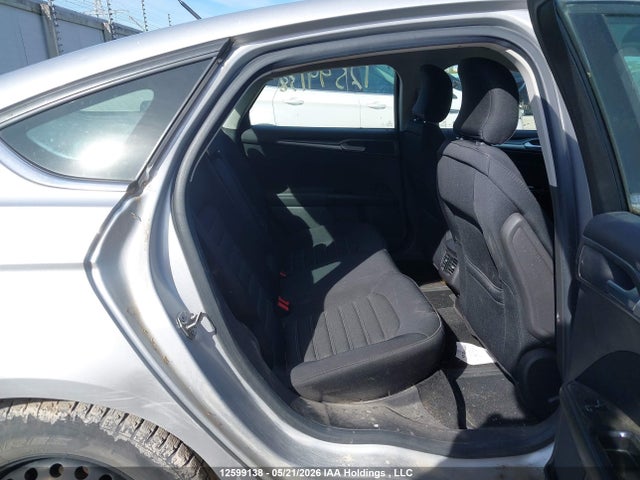 12599138 :رقم المزاد ، 1FA6P0H71F5126697 vin ، 2015 Ford Fusion Se مزاد بيع