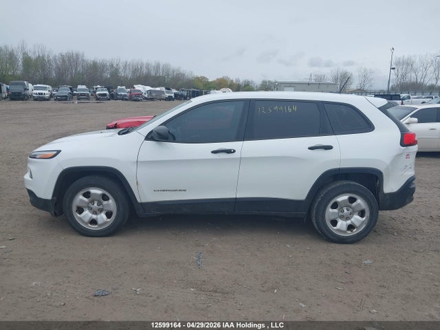 1C4PJLAB3FW695321 Jeep Cherokee Sport