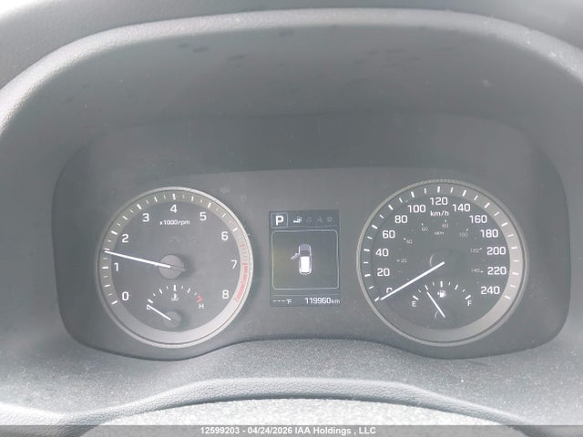 KM8J33A44HU524654 Hyundai TUCSON SE
