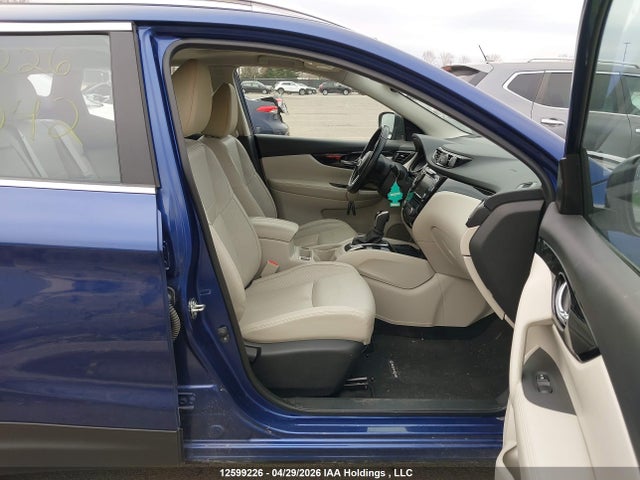 JN1BJ1BW1NW492042 Nissan Qashqai Sl/sv