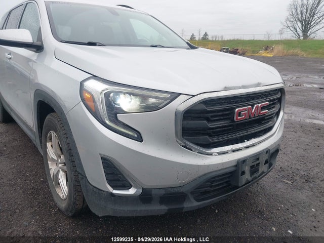 12599235 :رقم المزاد ، 3GKALMEV1JL270516 vin ، 2018 Gmc Terrain Sle مزاد بيع