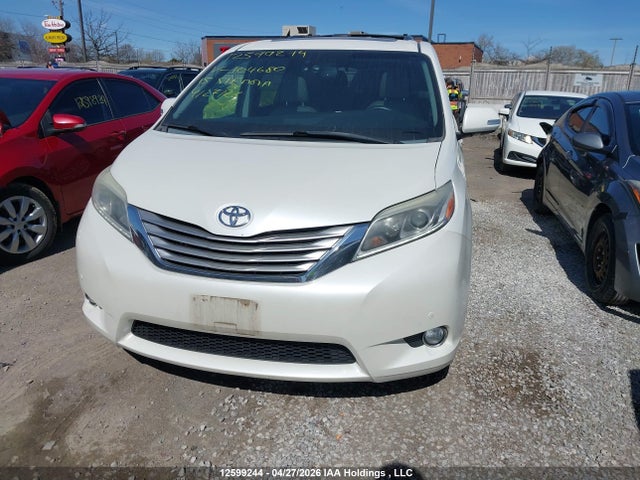 5TDDK3DC8FS104680 Toyota Sienna Xle/limited