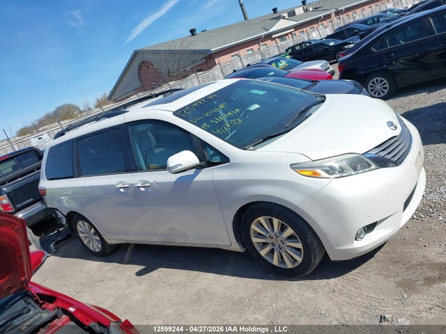 5TDDK3DC8FS104680 Toyota Sienna Xle/limited
