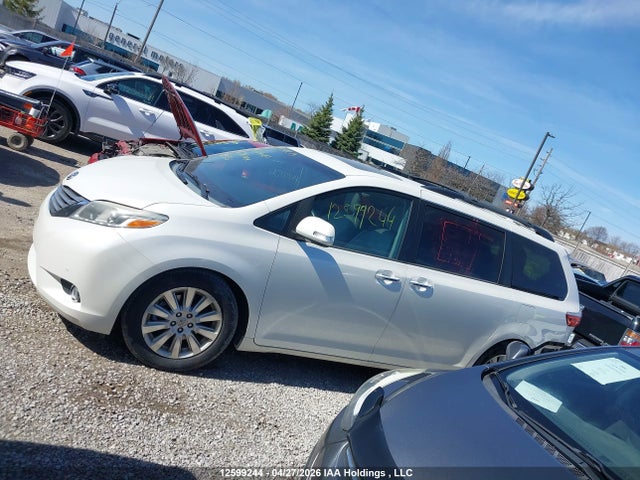5TDDK3DC8FS104680 Toyota Sienna Xle/limited