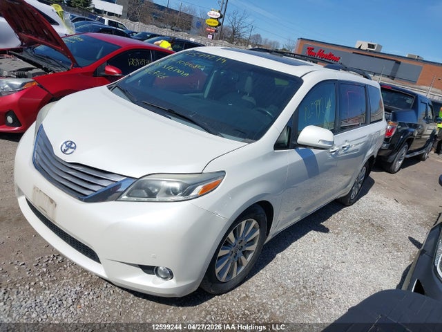 5TDDK3DC8FS104680 Toyota Sienna Xle/limited