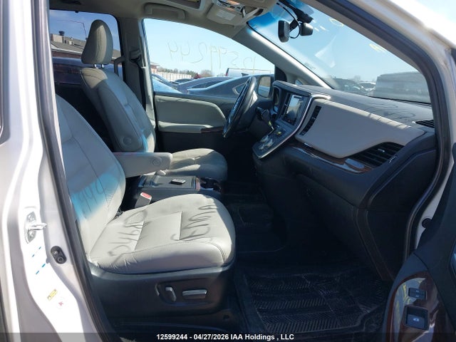 5TDDK3DC8FS104680 Toyota Sienna Xle/limited