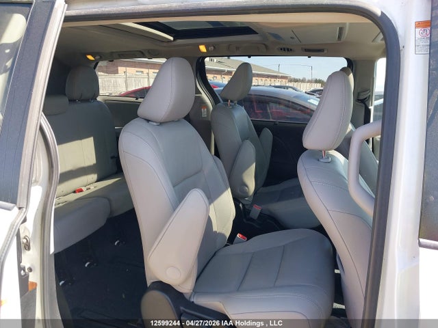 5TDDK3DC8FS104680 Toyota Sienna Xle/limited