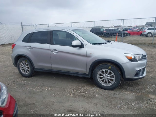 JA4AJ3AU8JU601438 Mitsubishi RVR SE