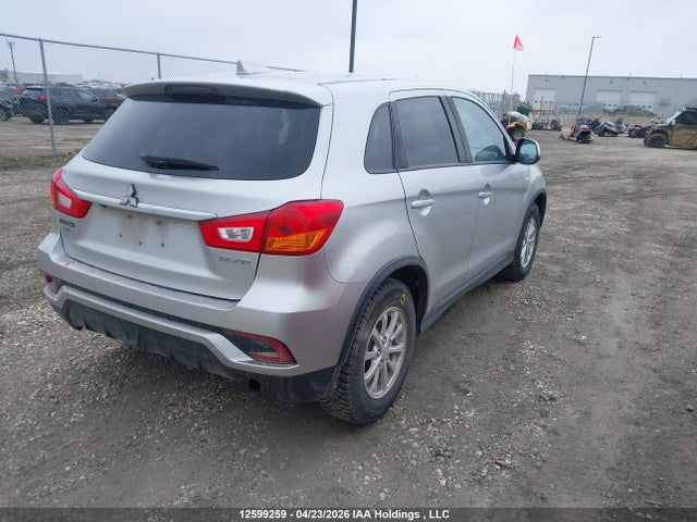 JA4AJ3AU8JU601438 Mitsubishi RVR SE