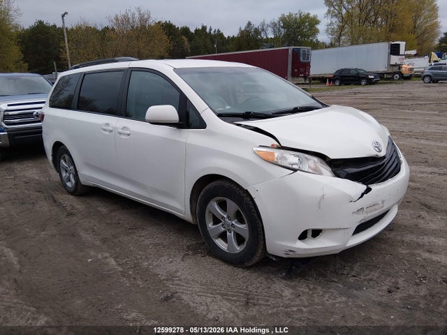 Продаж на аукціоні авто 2016 Toyota Sienna Le 8 Passenger, vin: 5TDKK3DC7GS702042, номер лоту: 12599278