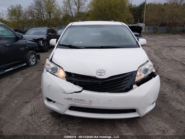 Продаж на аукціоні авто 2016 Toyota Sienna Le 8 Passenger, vin: 5TDKK3DC7GS702042, номер лоту: 12599278