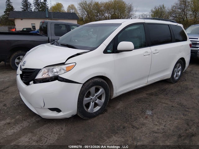 Продаж на аукціоні авто 2016 Toyota Sienna Le 8 Passenger, vin: 5TDKK3DC7GS702042, номер лоту: 12599278
