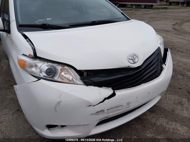 Продаж на аукціоні авто 2016 Toyota Sienna Le 8 Passenger, vin: 5TDKK3DC7GS702042, номер лоту: 12599278
