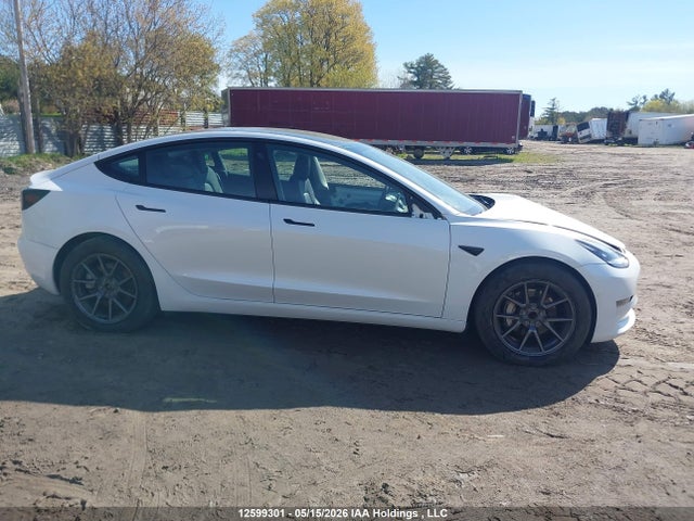 12599301 :رقم المزاد ، 5YJ3E1EA5NF374473 vin ، 2022 Tesla Model 3 مزاد بيع