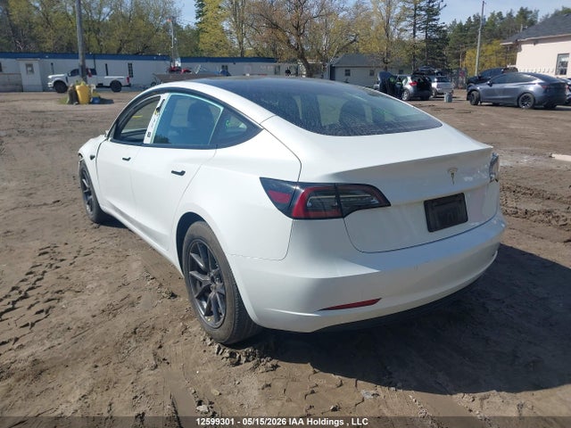 12599301 :رقم المزاد ، 5YJ3E1EA5NF374473 vin ، 2022 Tesla Model 3 مزاد بيع