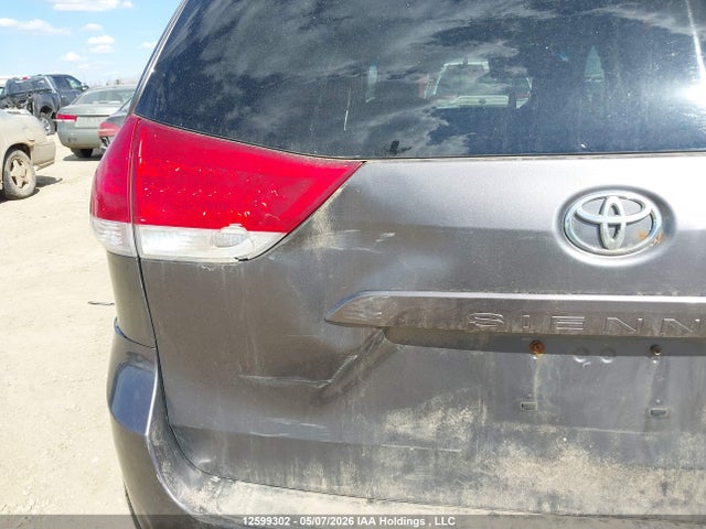 12599302 :رقم المزاد ، 5TDJK3DC8BS008660 vin ، 2011 Toyota Sienna Le مزاد بيع