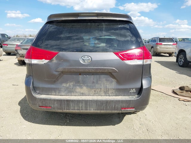 12599302 :رقم المزاد ، 5TDJK3DC8BS008660 vin ، 2011 Toyota Sienna Le مزاد بيع