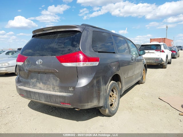 12599302 :رقم المزاد ، 5TDJK3DC8BS008660 vin ، 2011 Toyota Sienna Le مزاد بيع