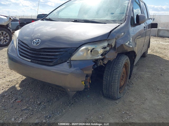 12599302 :رقم المزاد ، 5TDJK3DC8BS008660 vin ، 2011 Toyota Sienna Le مزاد بيع