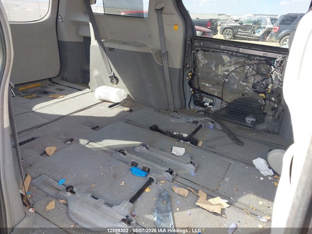 12599302 :رقم المزاد ، 5TDJK3DC8BS008660 vin ، 2011 Toyota Sienna Le مزاد بيع
