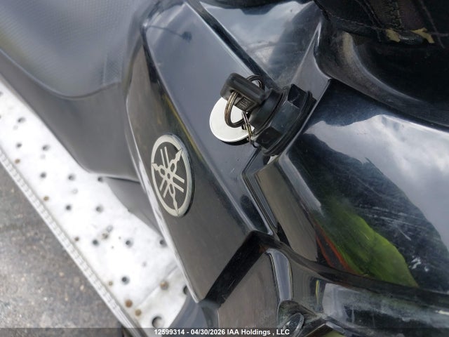12599314 :رقم المزاد ، JYE8FH0044A004529 vin ، 2004 Yamaha  مزاد بيع