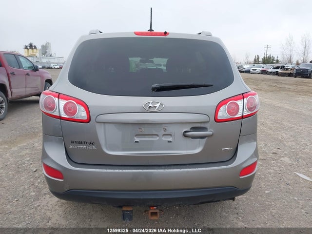 Auction sale of the 2012 Hyundai Santa Fe Gl 3.5, vin: 5XYZGDAG0CG117842, lot number: 12599325