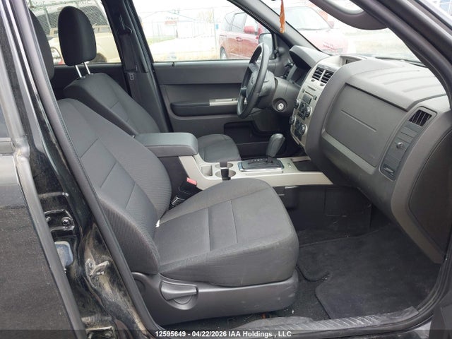 2011 Ford Escape Xlt მანქანა იყიდება აუქციონზე, vin: 1FMCU9DGXBKC45100, აუქციონის ნომერი: 12595649