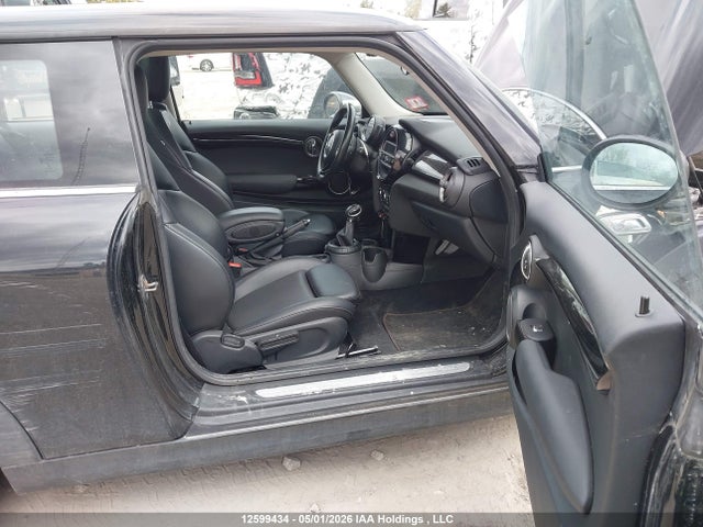 Mini 3 Door Cooper S 2015 WMWXP7C52F2A35095 Image 5